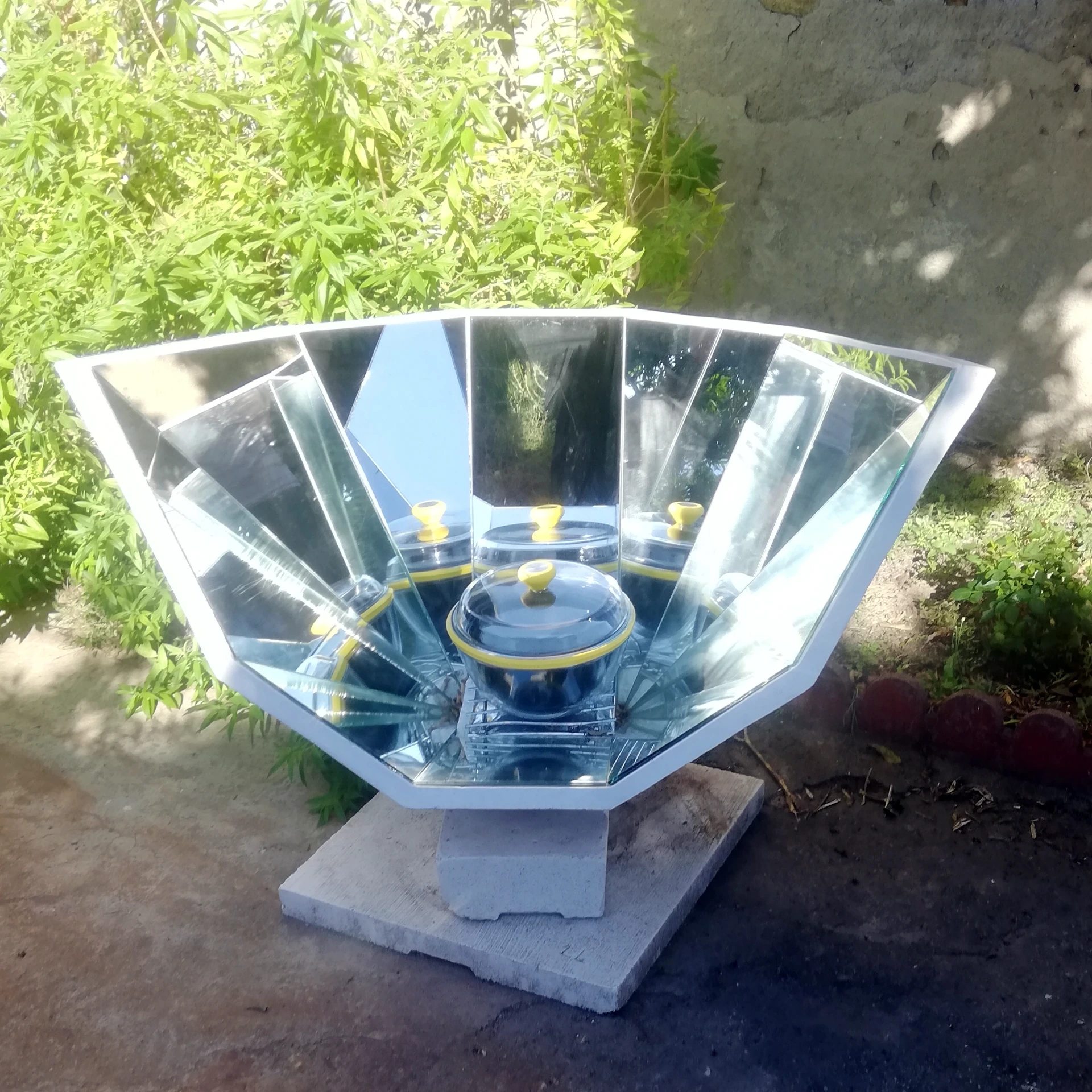 C'lest - Le cuisieur solaire en Béton